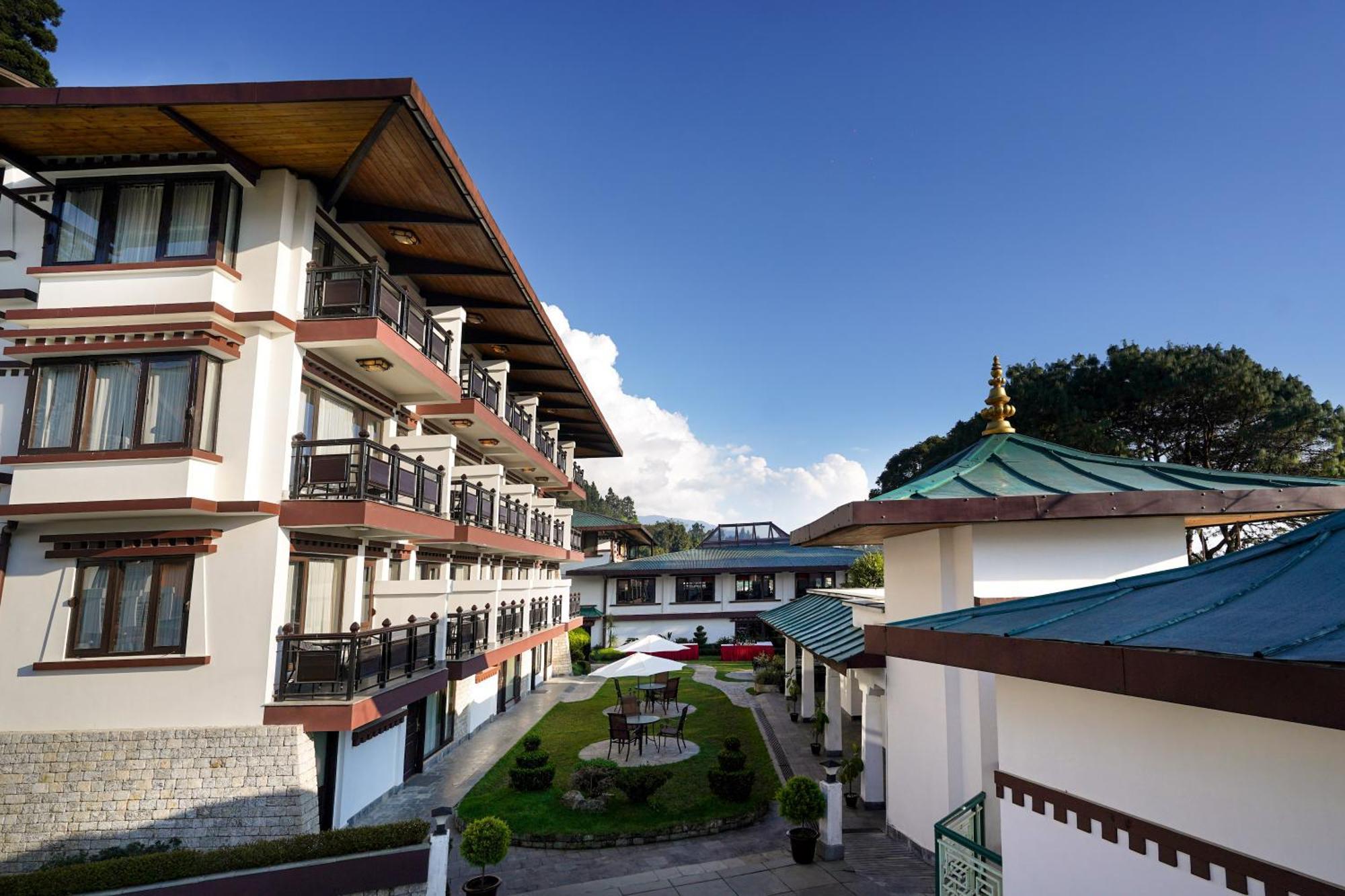 Denzong Regency- Luxury Mountain Retreat Spa & Casino Gangtok Exterior photo